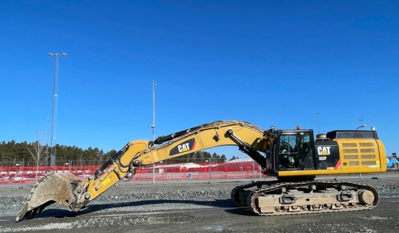 CAT 352F pieno