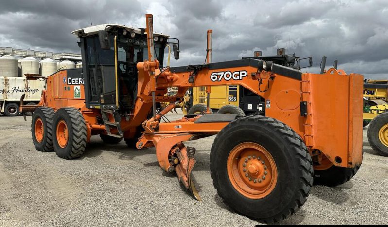 2013 JOHN DEERE 670GP MOTOR GRADER pieno