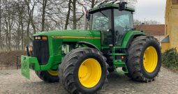 John Deere 8200