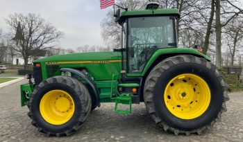 John Deere 8200 pieno