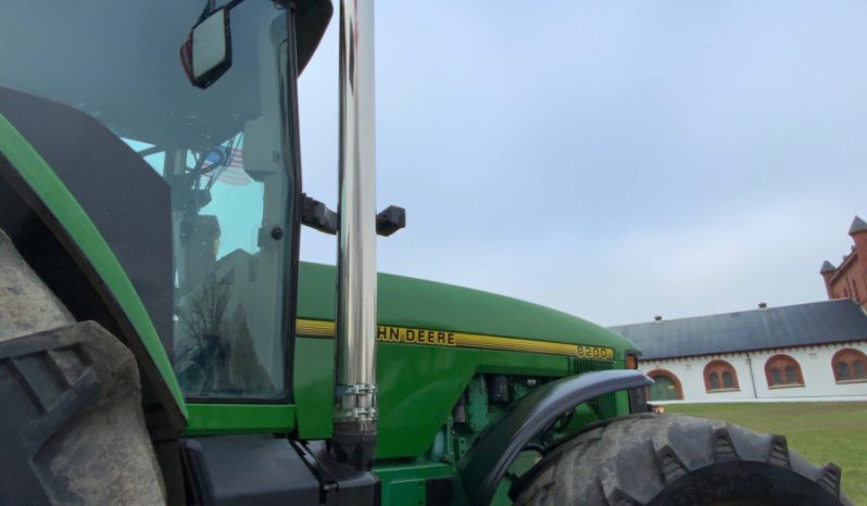 John Deere 8200 pieno