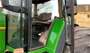 John Deere 8200 pieno