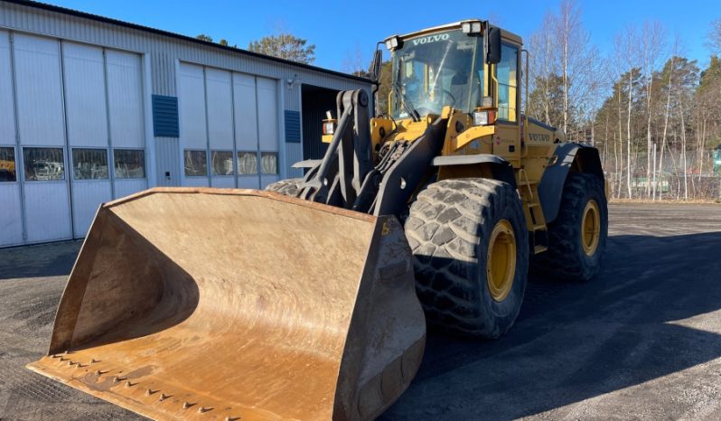 Volvo L120E pieno